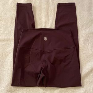 Born Primitive Size Large Leggings